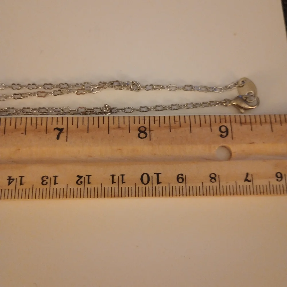 Silvertone earring with pearl beads - Picture 8 of 9